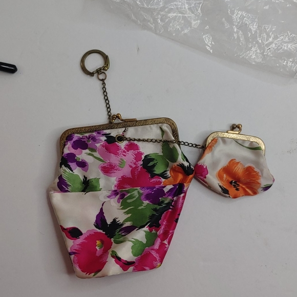 NWT Vintage Retro Celebrity Floral Purses Keychain - Picture 5 of 7